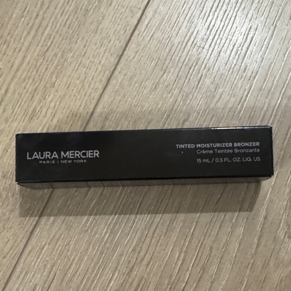 Bronzer by Laura Mercier Sunstone tinted moisturizer bronzer - Picture 9 of 12